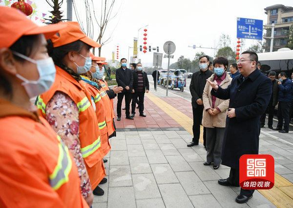 2021年2月10日，元方帶隊檢查疫情防控、安全生產(chǎn)和市場供應(yīng)9  張莉 攝.jpg