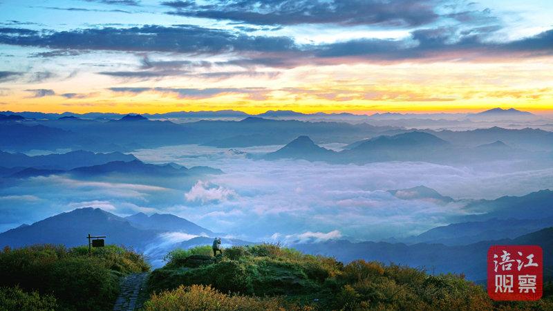 云蒸霞蔚千佛山 王繼川.jpg