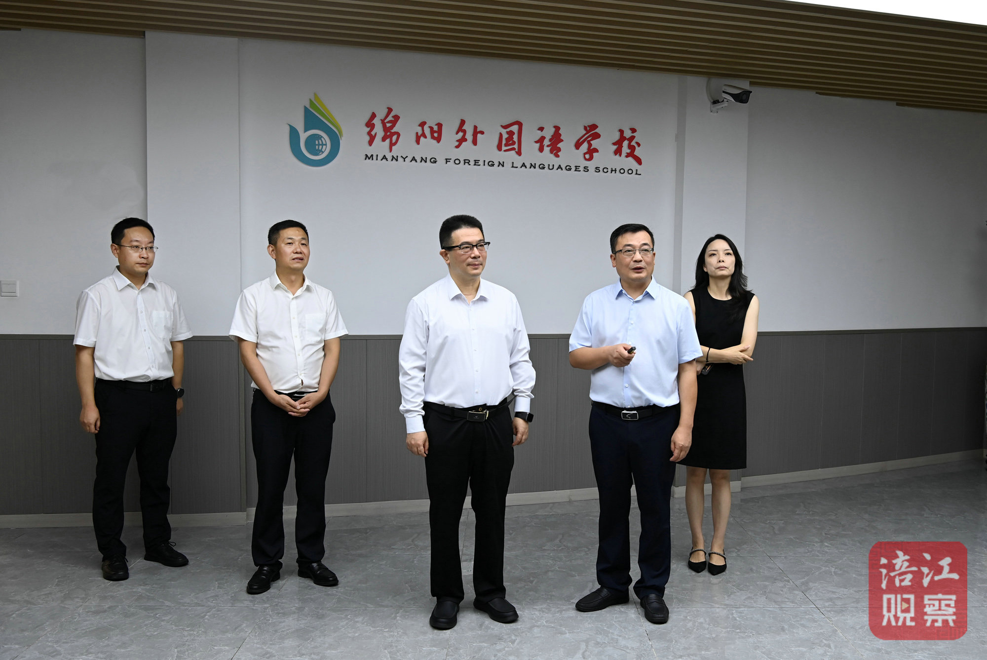 2024年9月9日，李云調(diào)研教育發(fā)展情況、慰問(wèn)教師代表9（外國(guó)語(yǔ)學(xué)校）  張莉 攝 (1).jpg